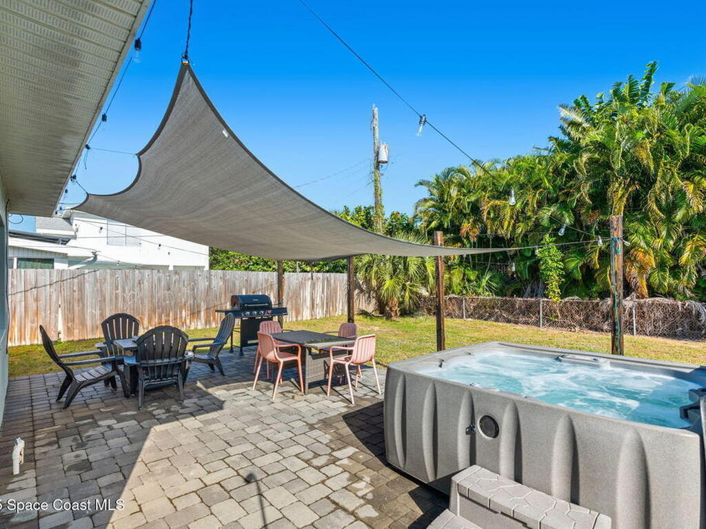 931 S Orlando Avenue, Cocoa Beach, FL 32931