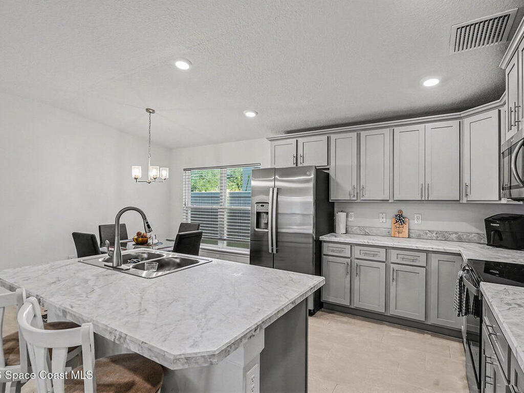 1180 Canfield Circle, Palm Bay, FL 32909