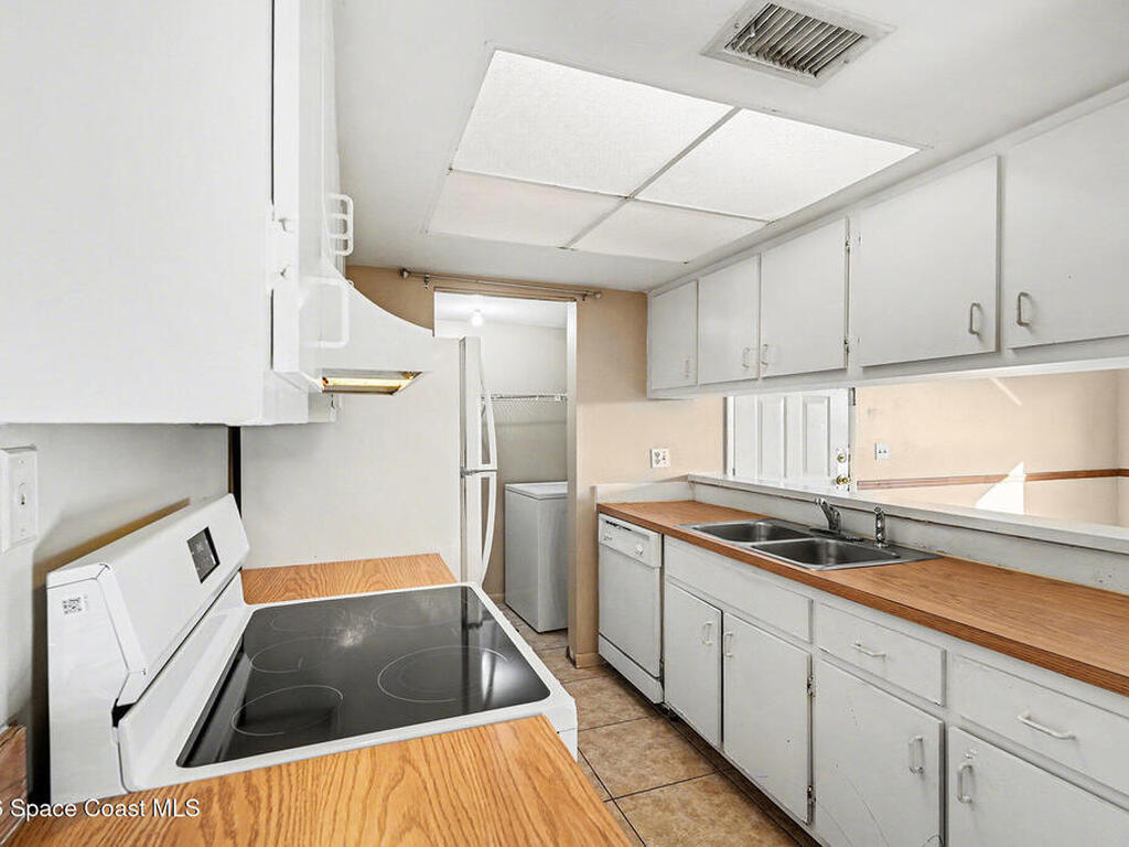 598 N Wickham Road, Melbourne, FL 32935