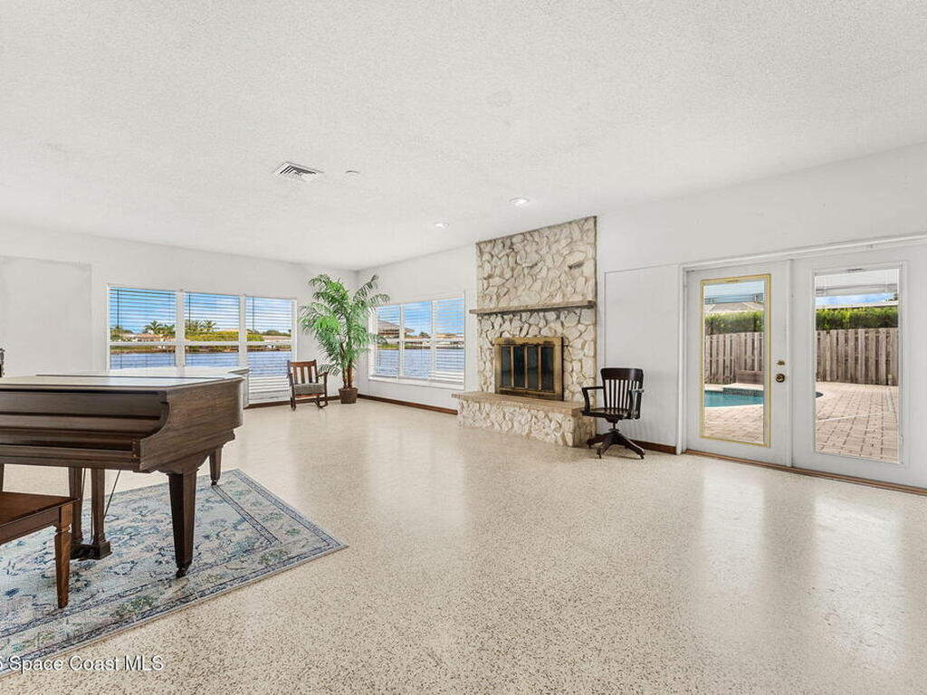 433 Saint Lucia Court, Satellite Beach, FL 32937