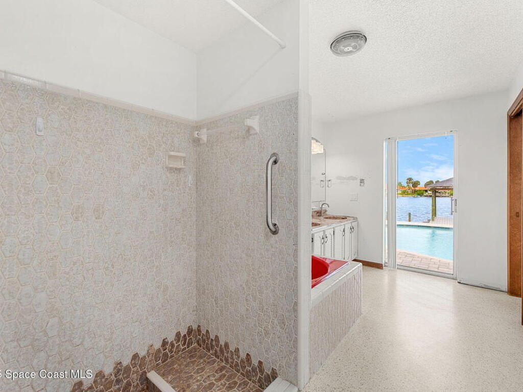 433 Saint Lucia Court, Satellite Beach, FL 32937