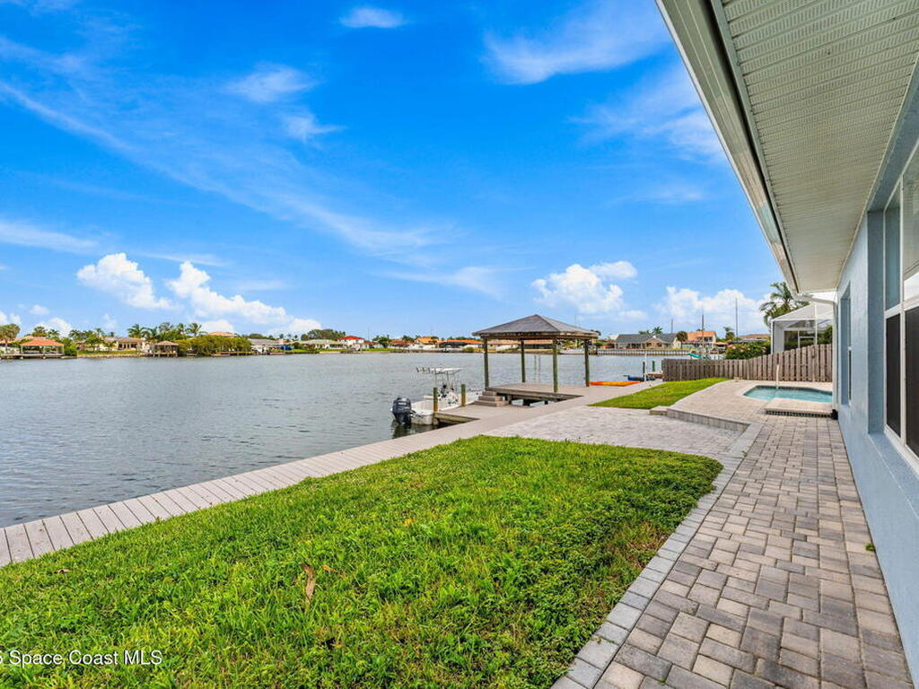 433 Saint Lucia Court, Satellite Beach, FL 32937