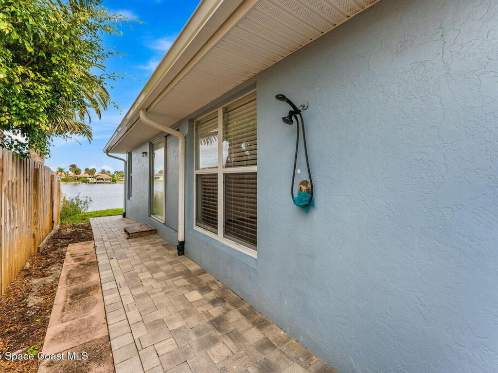 433 Saint Lucia Court, Satellite Beach, FL 32937