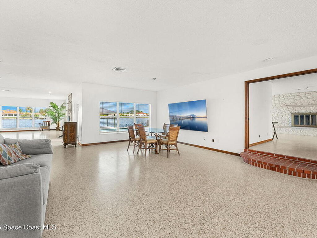 433 Saint Lucia Court, Satellite Beach, FL 32937