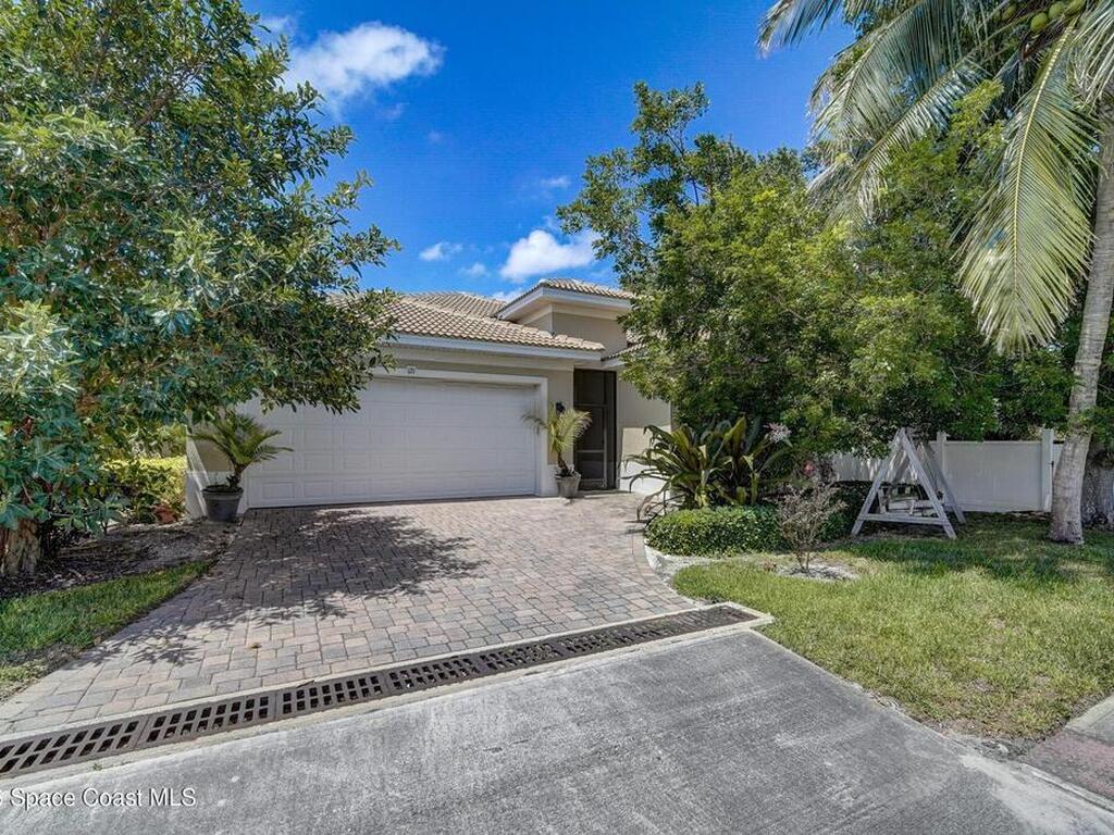 121 Seminole Lane, Cocoa Beach, FL 32931