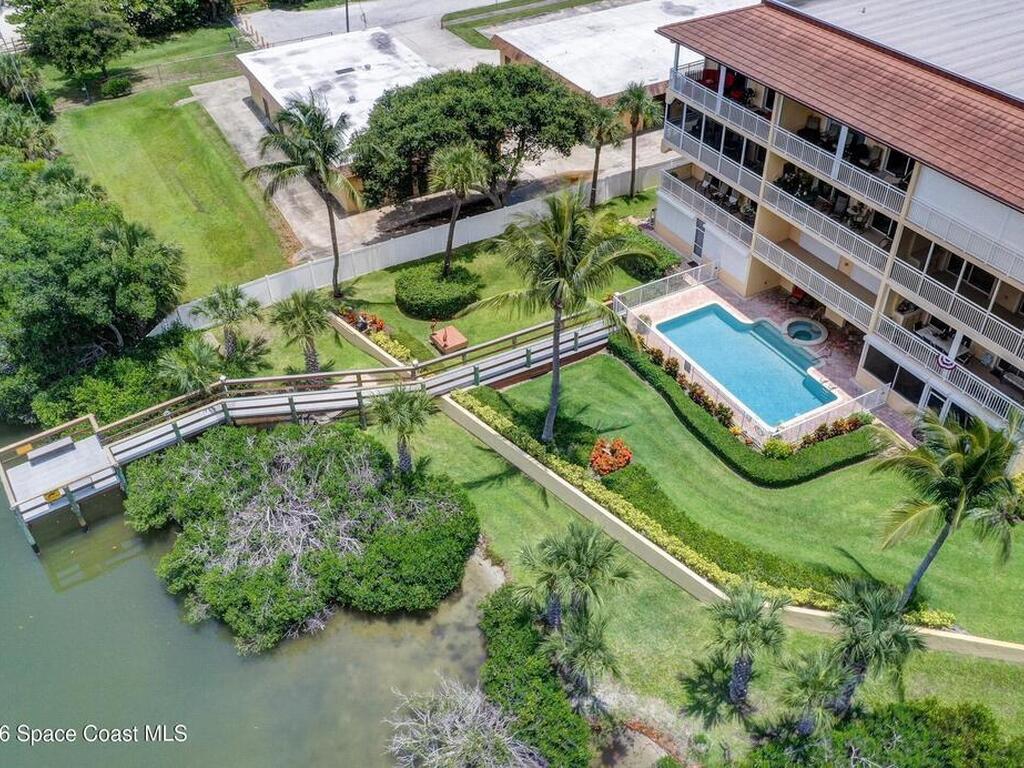 121 Seminole Lane, Cocoa Beach, FL 32931