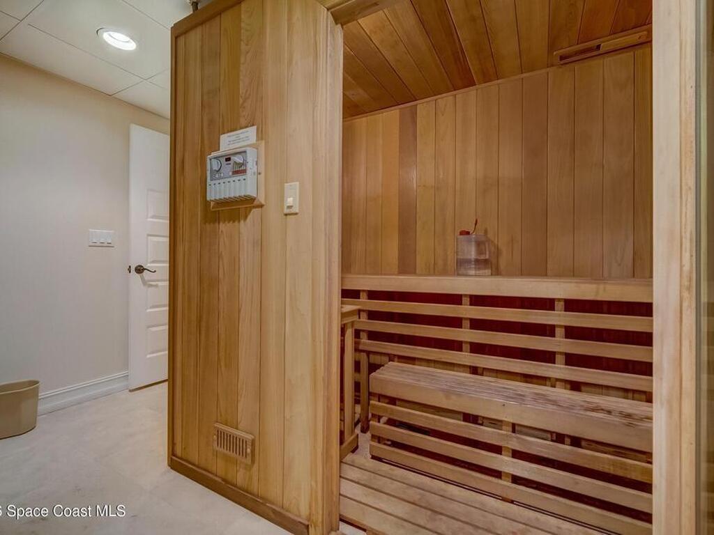 121 Seminole Lane, Cocoa Beach, FL 32931