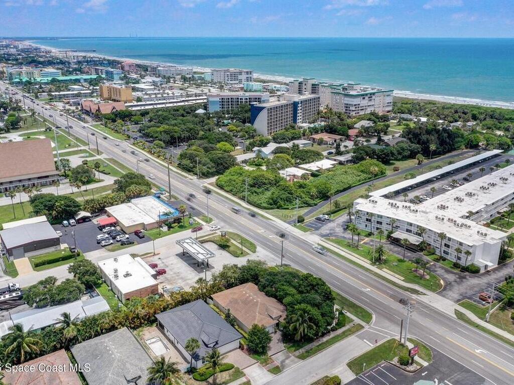 121 Seminole Lane, Cocoa Beach, FL 32931