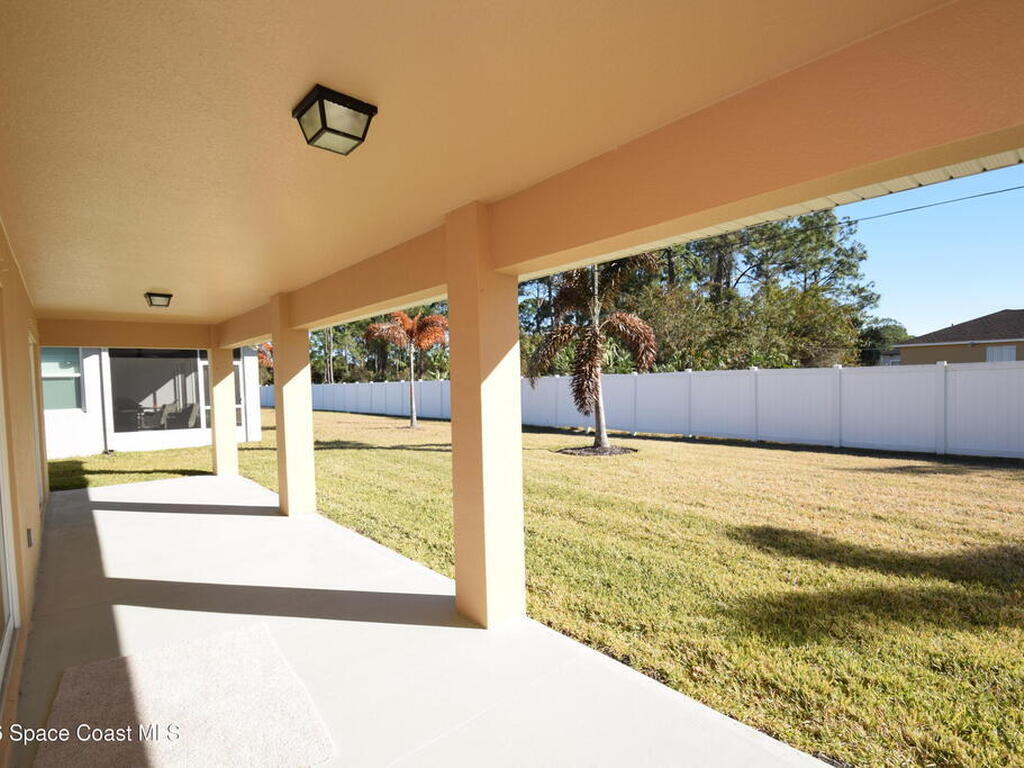 1204 Captiva Island Circle, Palm Bay, FL 32908