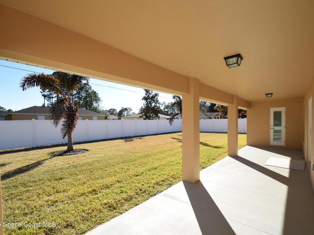 1204 Captiva Island Circle, Palm Bay, FL 32908