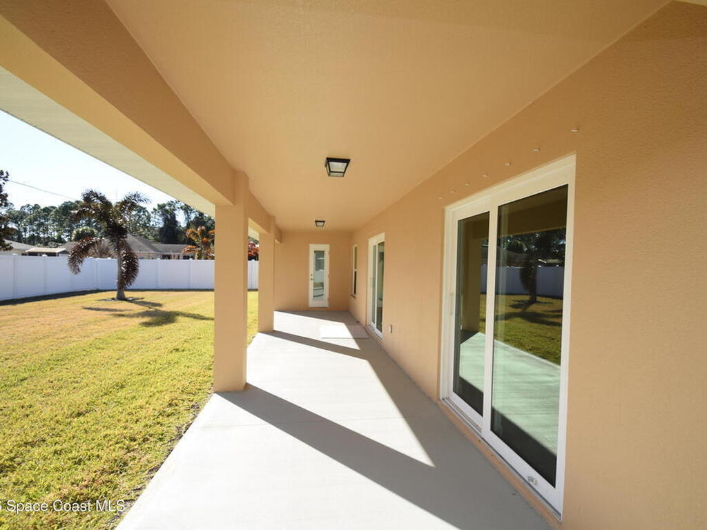 1204 Captiva Island Circle, Palm Bay, FL 32908