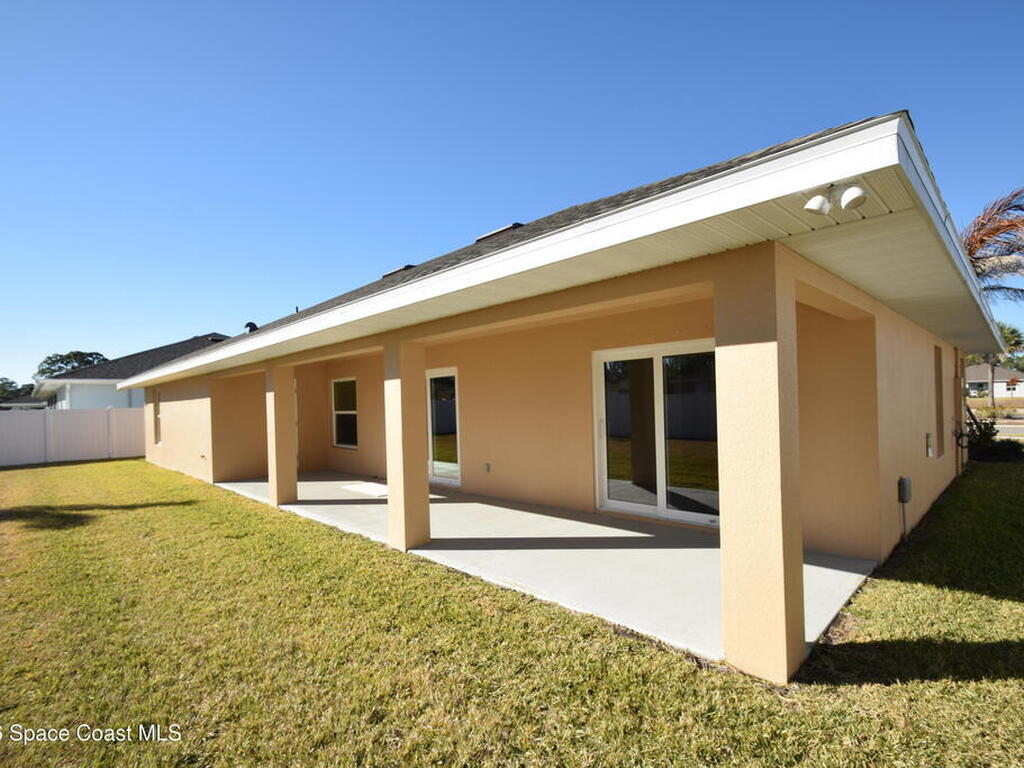 1204 Captiva Island Circle, Palm Bay, FL 32908