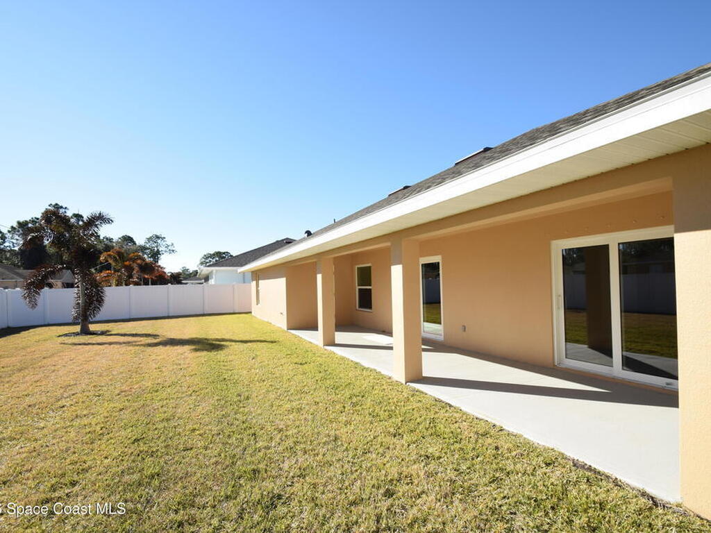 1204 Captiva Island Circle, Palm Bay, FL 32908