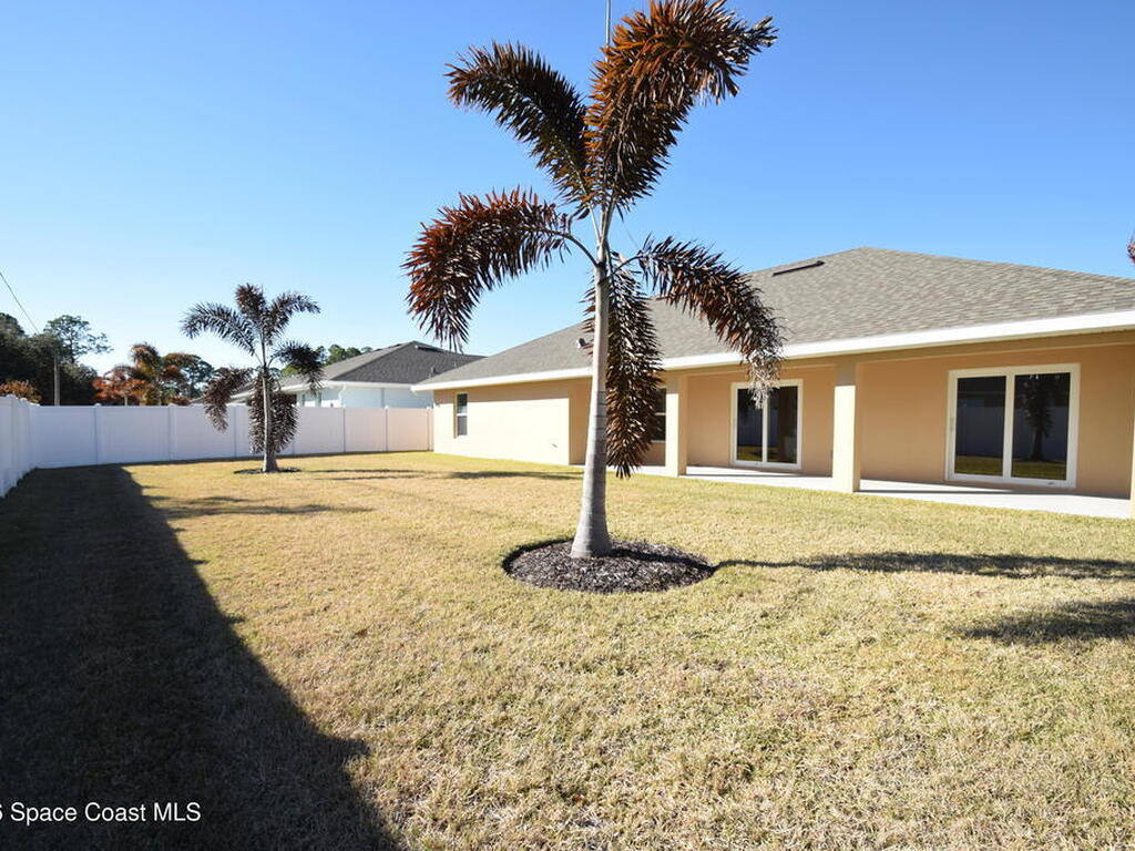 1204 Captiva Island Circle, Palm Bay, FL 32908