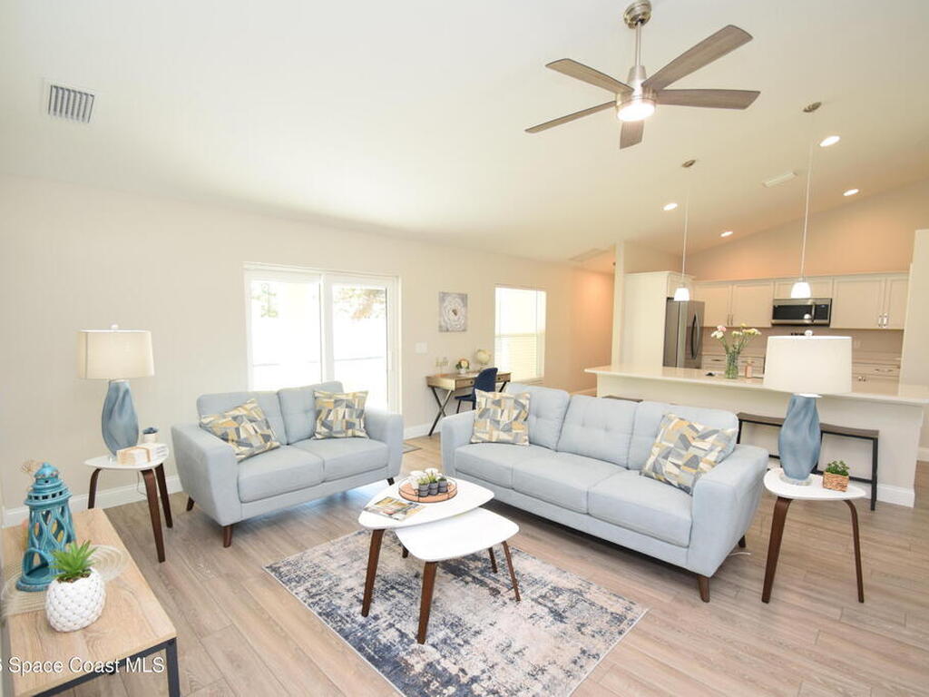 1204 Captiva Island Circle, Palm Bay, FL 32908