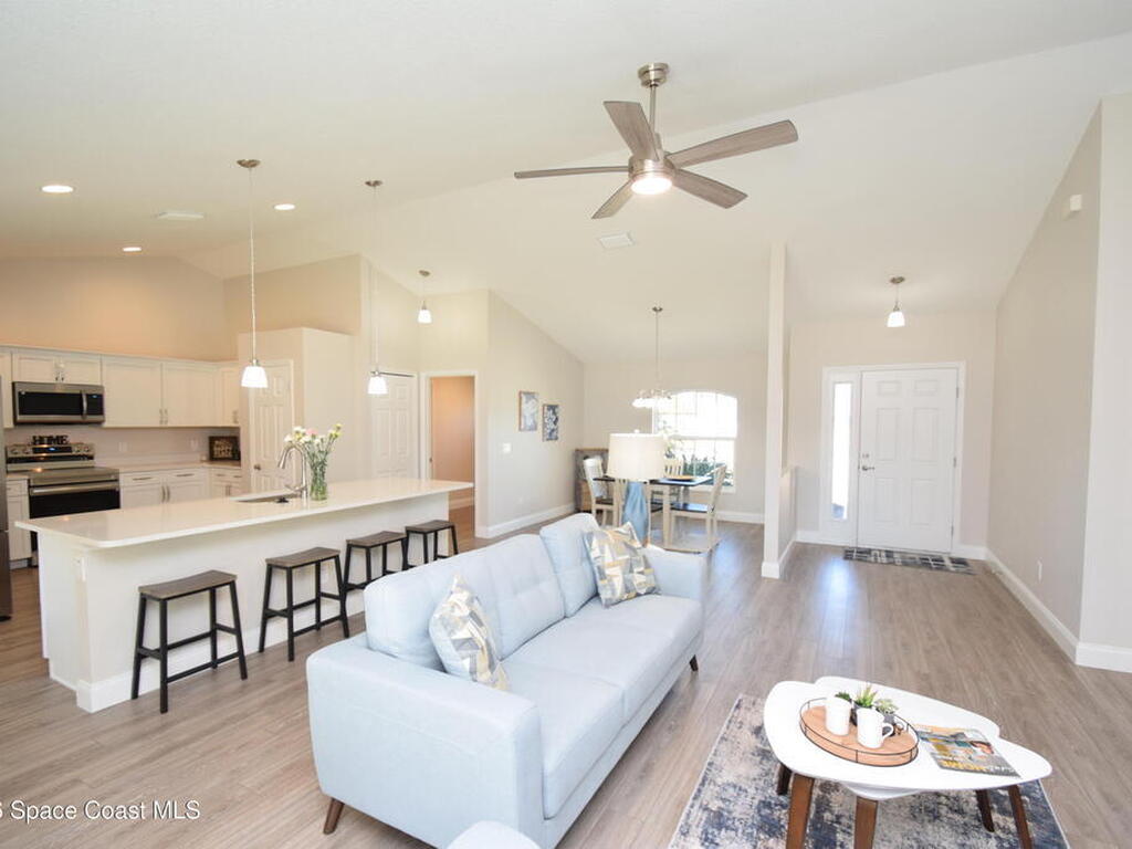 1204 Captiva Island Circle, Palm Bay, FL 32908