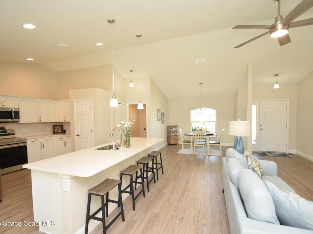 1204 Captiva Island Circle, Palm Bay, FL 32908