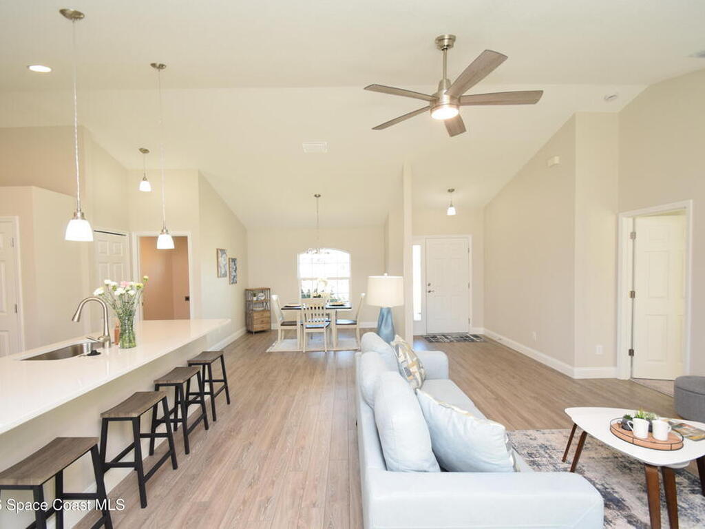 1204 Captiva Island Circle, Palm Bay, FL 32908