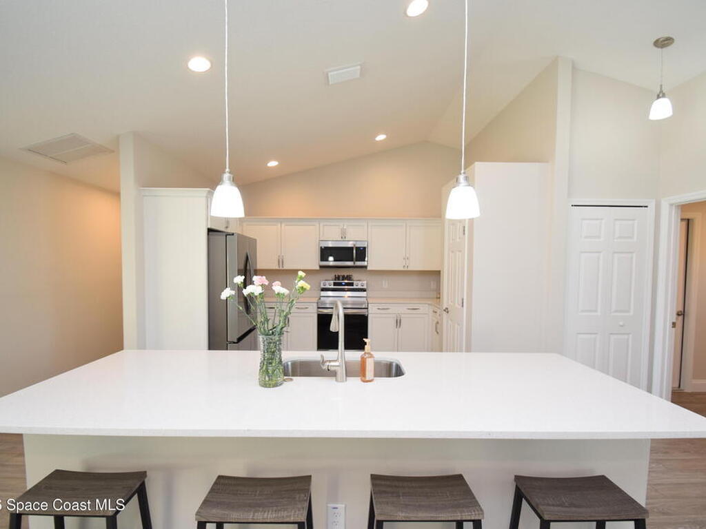 1204 Captiva Island Circle, Palm Bay, FL 32908