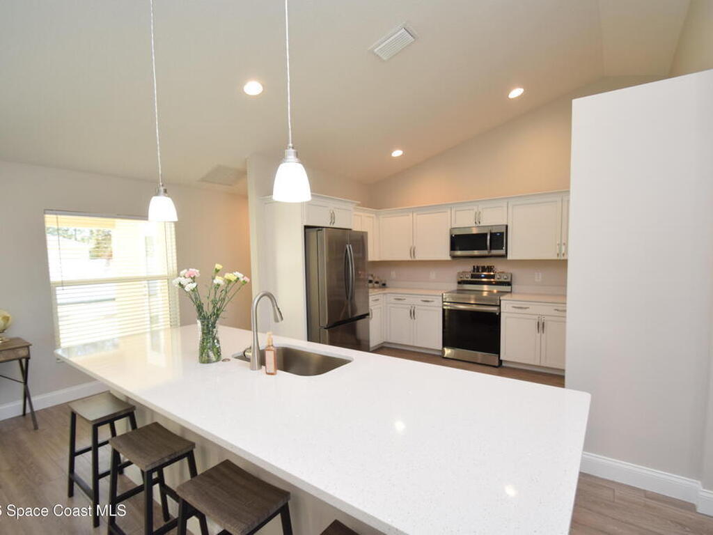 1204 Captiva Island Circle, Palm Bay, FL 32908