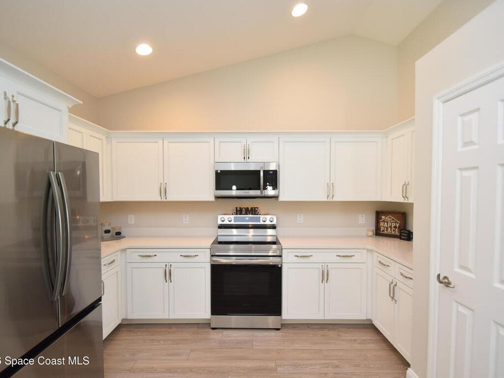 1204 Captiva Island Circle, Palm Bay, FL 32908