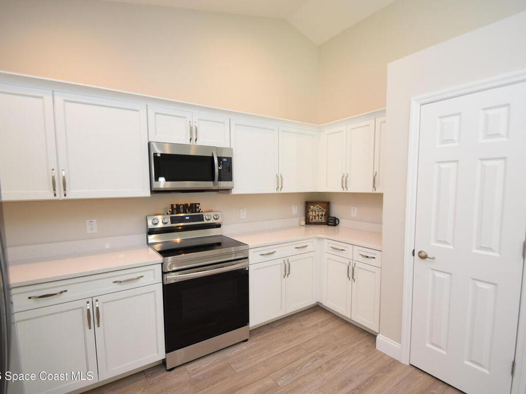 1204 Captiva Island Circle, Palm Bay, FL 32908