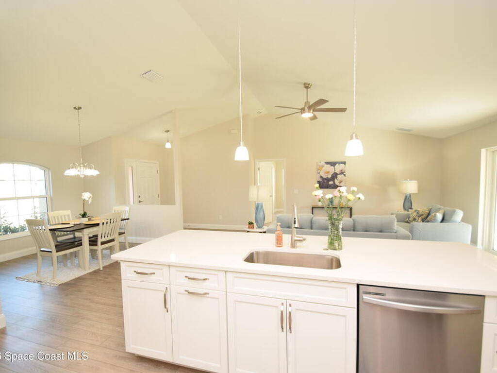 1204 Captiva Island Circle, Palm Bay, FL 32908