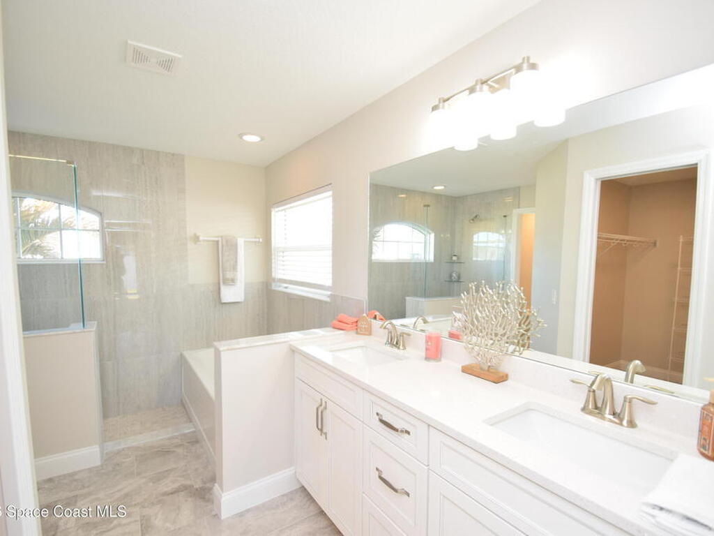 1204 Captiva Island Circle, Palm Bay, FL 32908