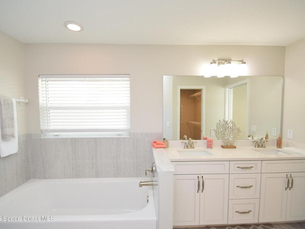 1204 Captiva Island Circle, Palm Bay, FL 32908