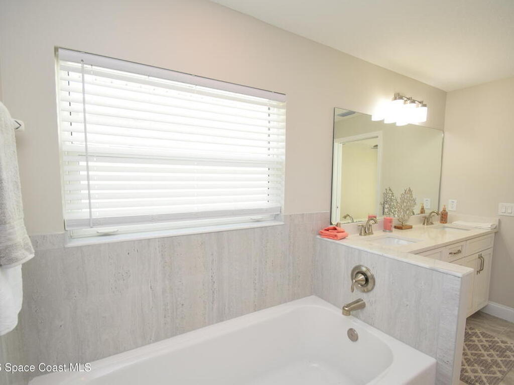 1204 Captiva Island Circle, Palm Bay, FL 32908