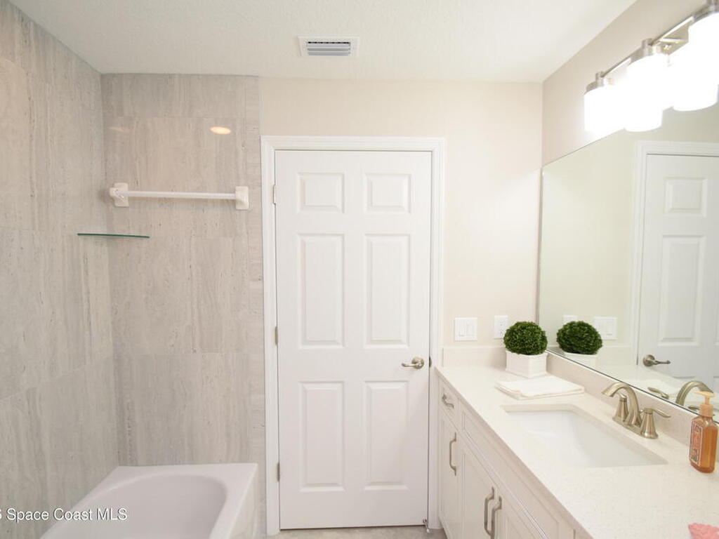 1204 Captiva Island Circle, Palm Bay, FL 32908