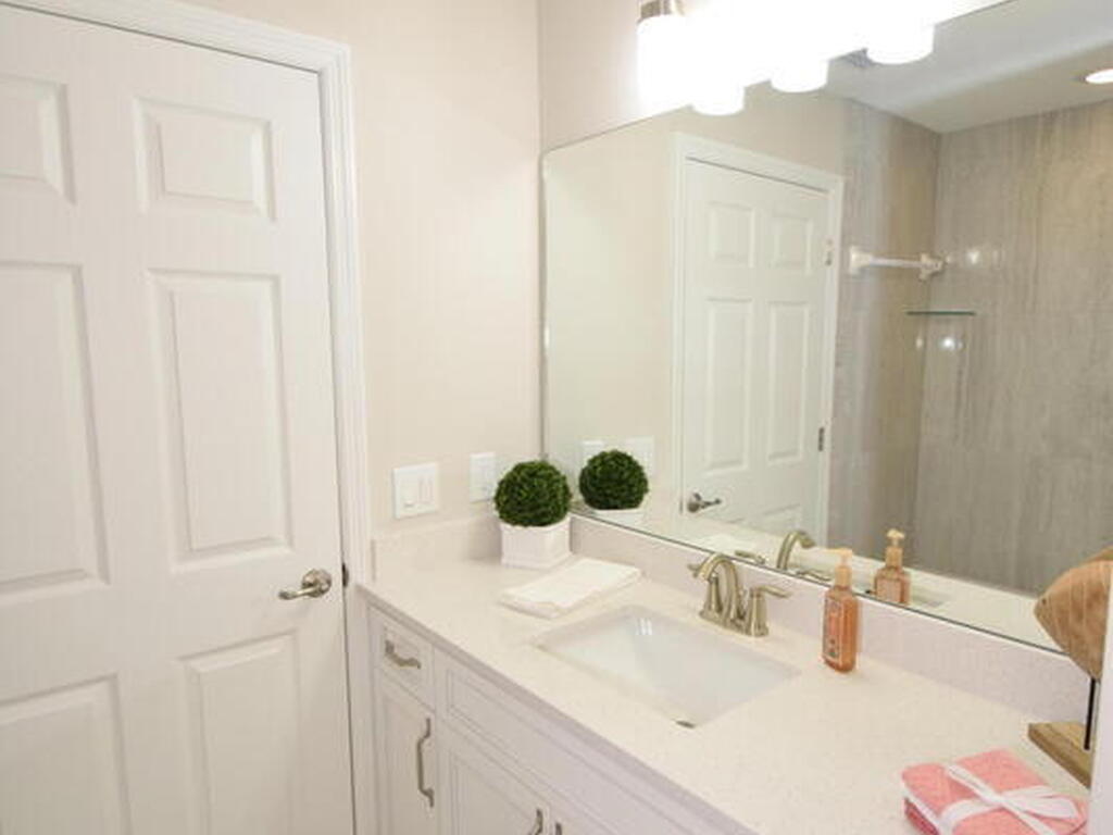 1204 Captiva Island Circle, Palm Bay, FL 32908