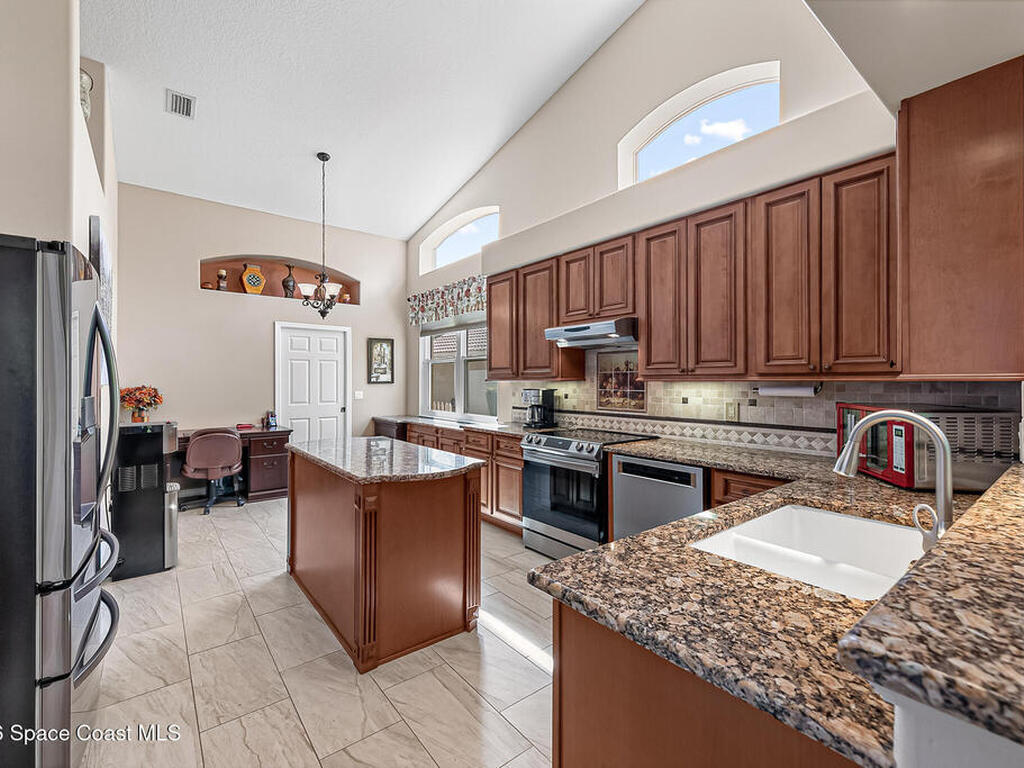 1040 Wimbledon Drive, Melbourne, FL 32940