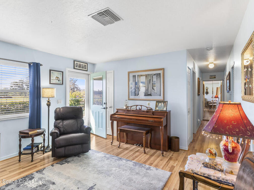 637 Roseland Road, Sebastian, FL 32958