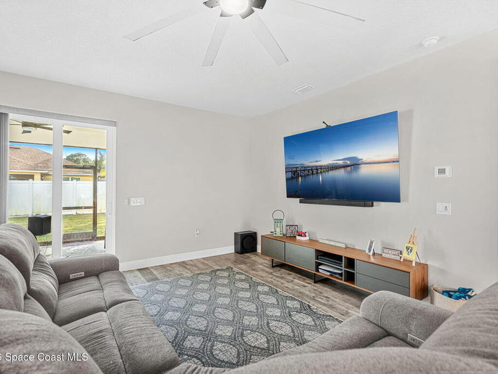 1154 Captiva Island Circle, Palm Bay, FL 32908