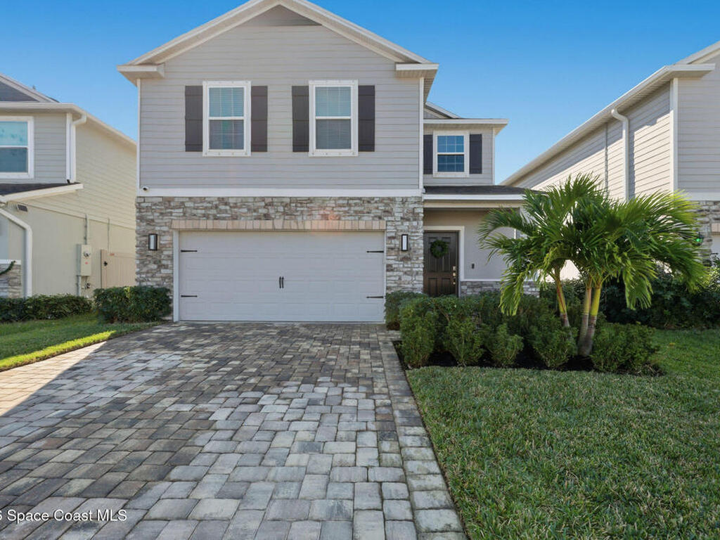 1018 Grantham Lane, Palm Bay, FL 32909