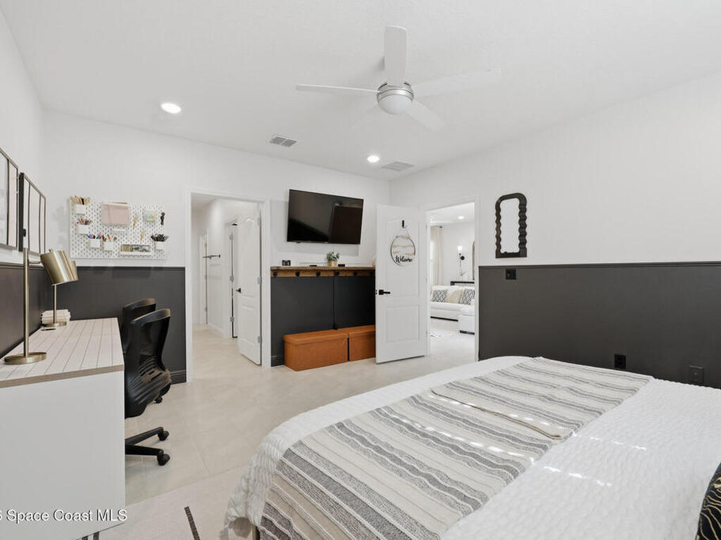 1018 Grantham Lane, Palm Bay, FL 32909