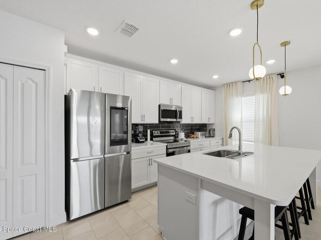 1018 Grantham Lane, Palm Bay, FL 32909