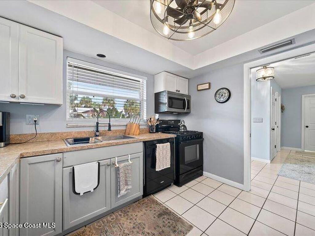 637 E Lincoln Avenue, Melbourne, FL 32901