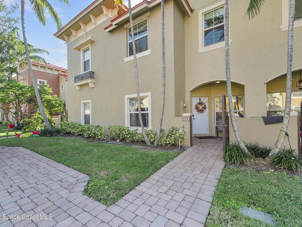 286 Lake Monterey Circle, Boynton Beach, FL 33426