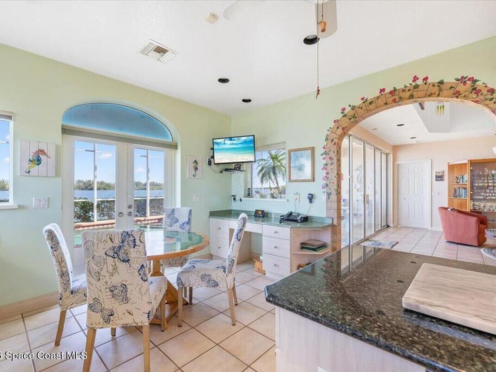 2 Sea Horse Lane, Vero Beach, FL 32960