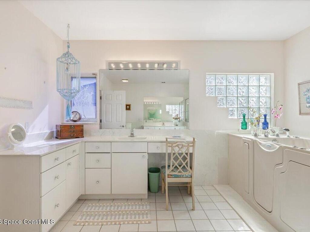 2 Sea Horse Lane, Vero Beach, FL 32960