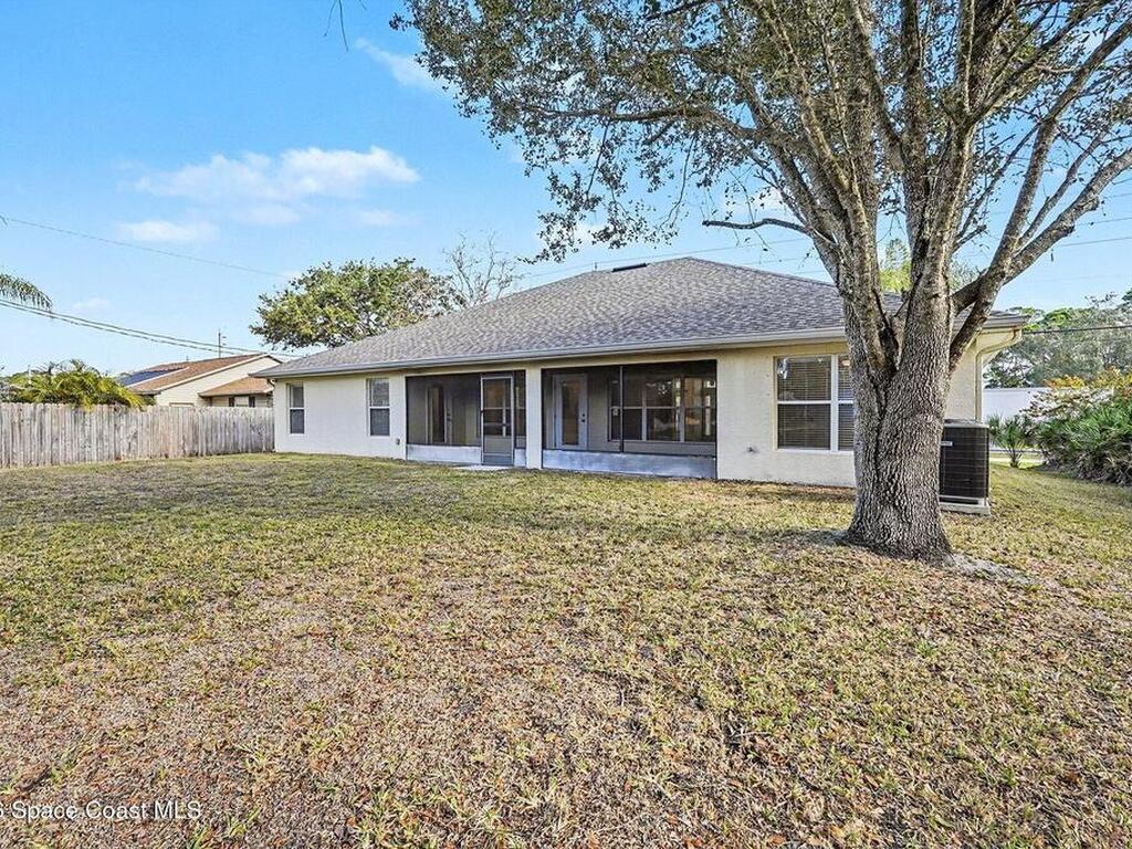 2098 Jupiter Boulevard, Palm Bay, FL 32908