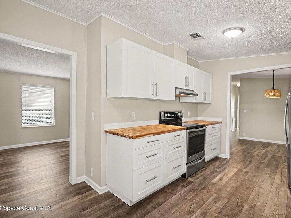 110 Holiday Park Boulevard, Palm Bay, FL 32907