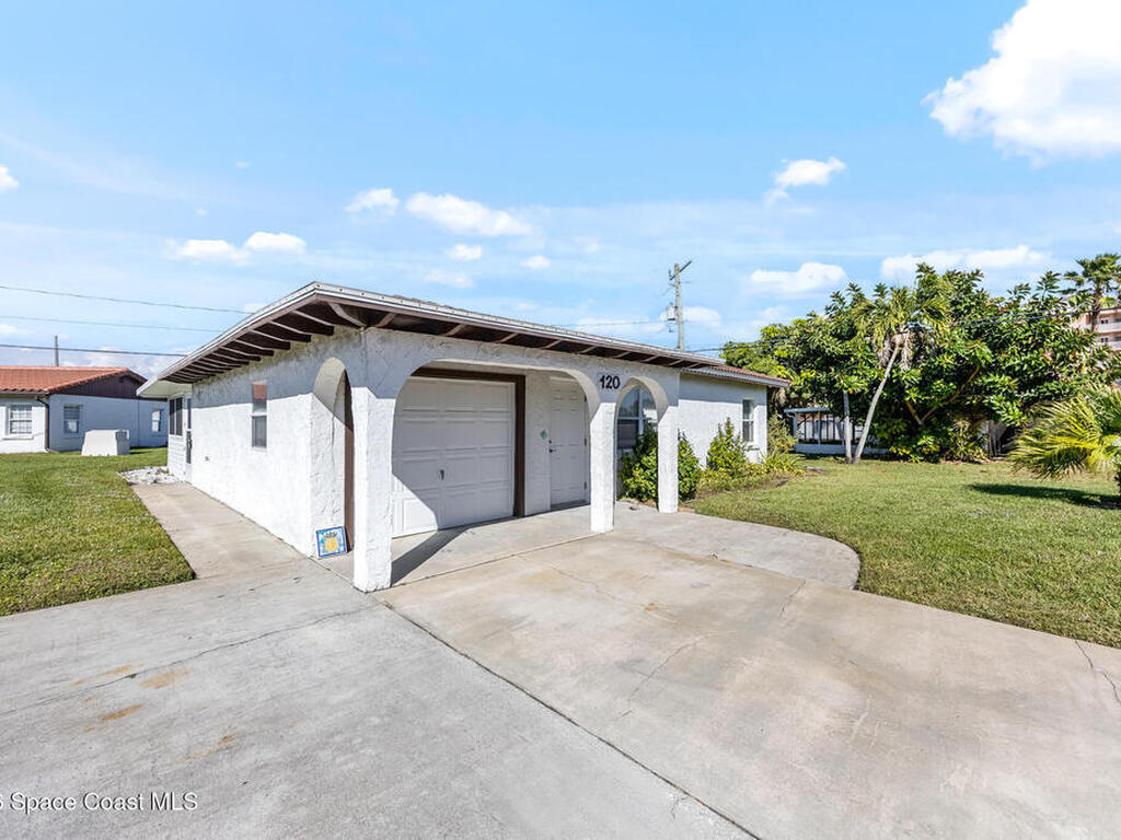 120 Hacienda, Indialantic, FL 32903