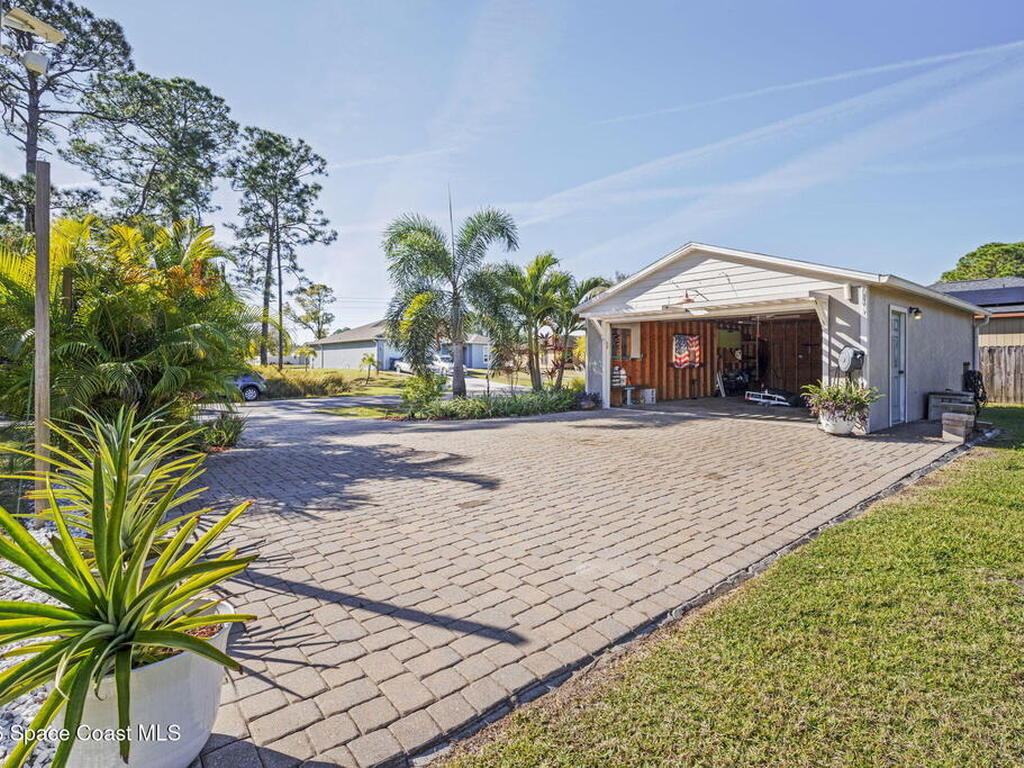 400 Helicon Avenue, Palm Bay, FL 32907