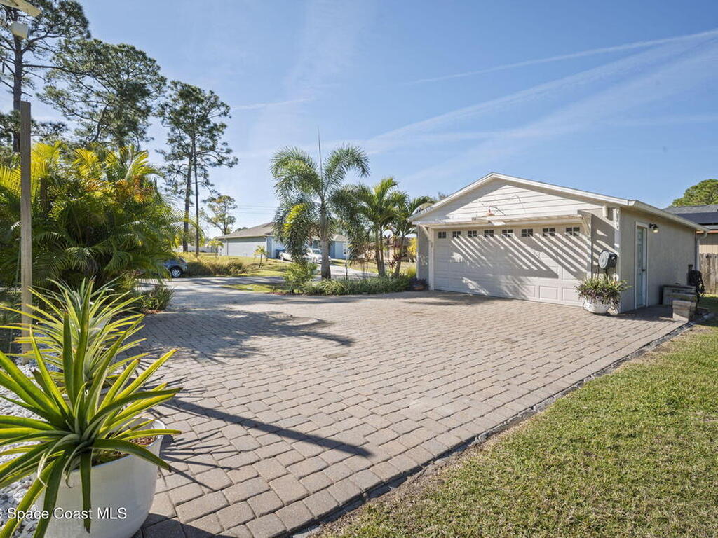 400 Helicon Avenue, Palm Bay, FL 32907