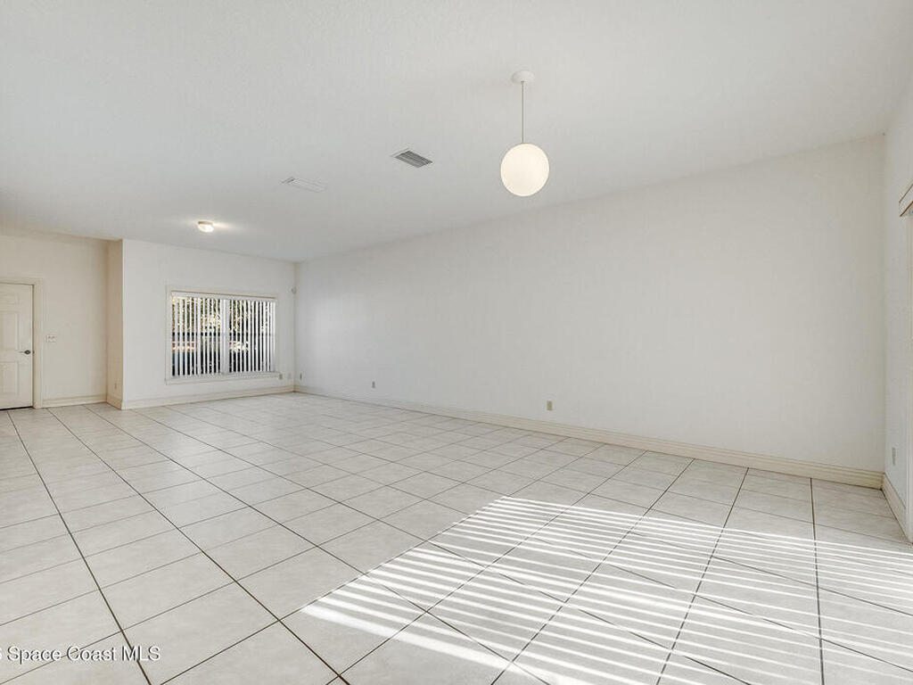 624 Cedar Side Circle, Palm Bay, FL 32905