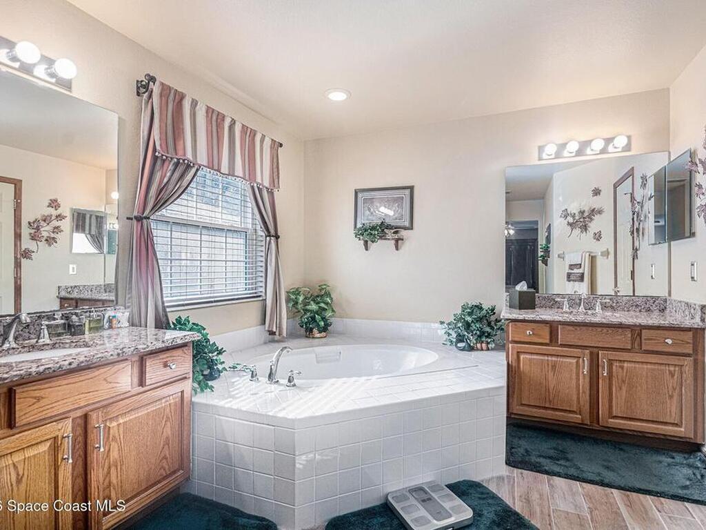 2370 Alclobe Circle, Ocoee, FL 34761