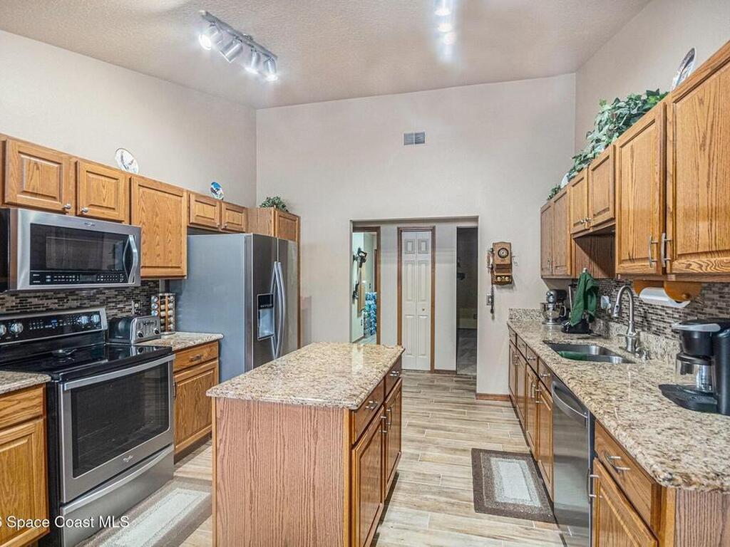 2370 Alclobe Circle, Ocoee, FL 34761